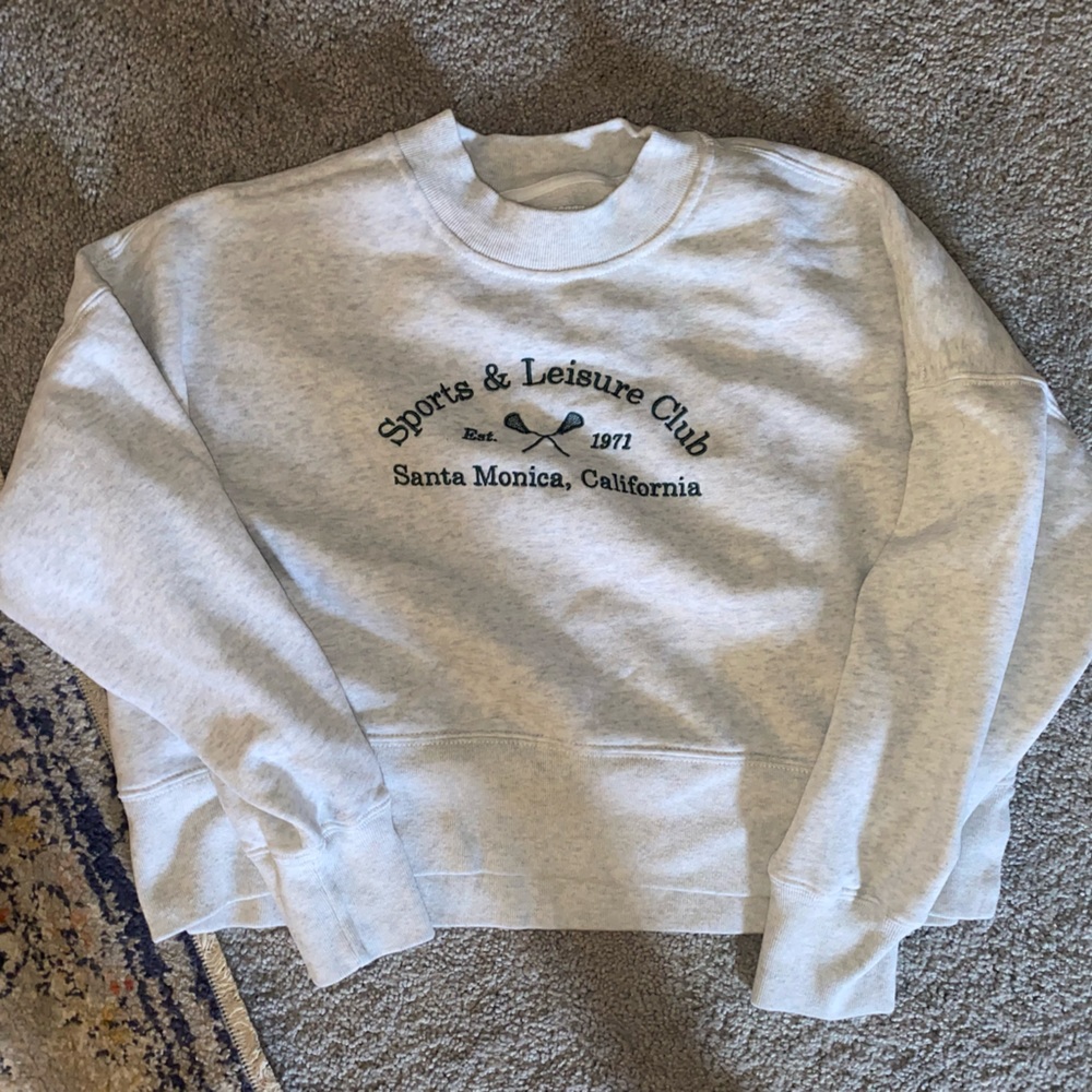 Abercrombie and Fitch Cropped Gray Sweater